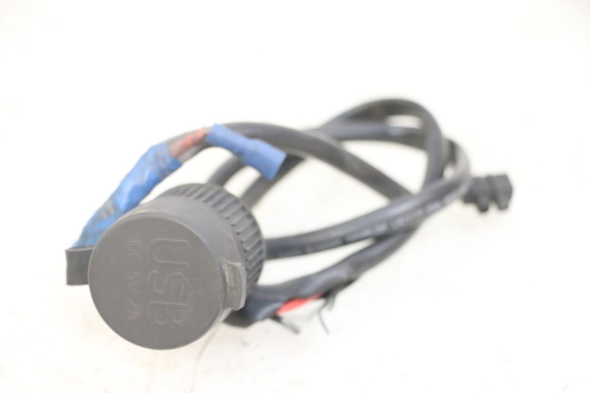 photo de CIGAR LIGHTER SOCKET PIAGGIO XEVO - X EVO 125 (2007 - 2016) - Zoom on usage condition