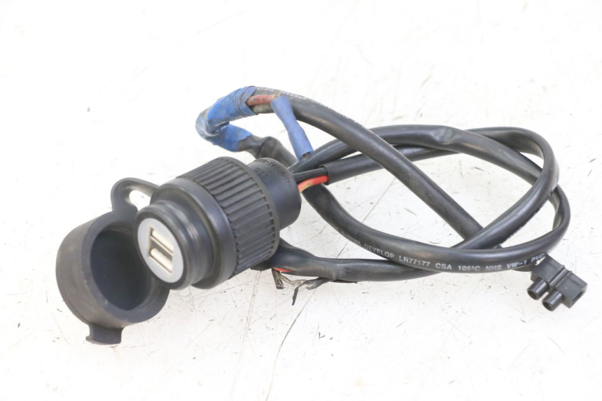 photo de CIGAR LIGHTER SOCKET PIAGGIO XEVO - X EVO 125 (2007 - 2016) - Alternative perspective