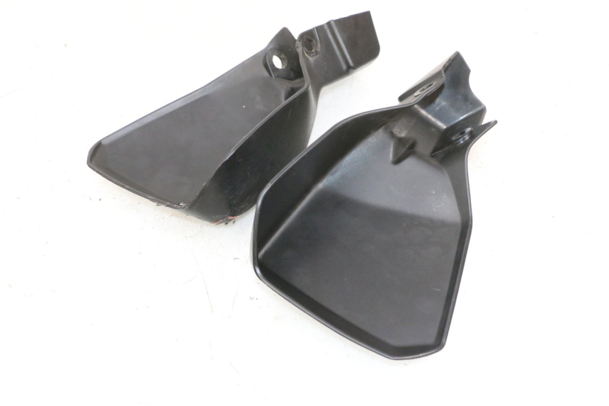 photo de HANDGUARDS SUZUKI DL V STROM 1000 (2002 - 2007) - Component detail