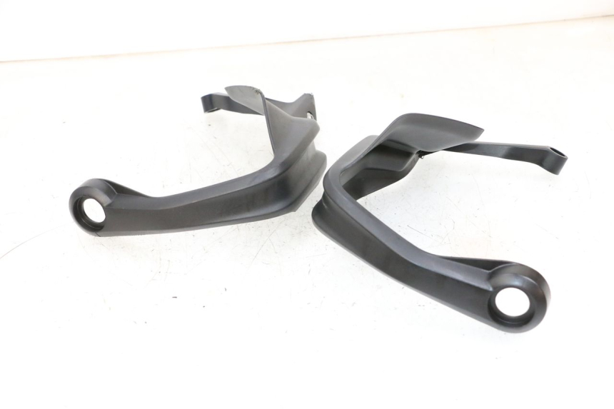 photo de HANDGUARDS BMW R GS 1250 (2021 - 2024) - Fixing points details