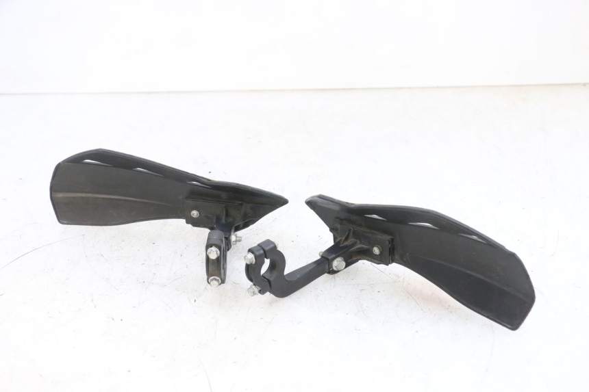 photo de HANDGUARDS GILERA SMT SUPERMOTARD 50 (2009 - 2017) - Alternative perspective