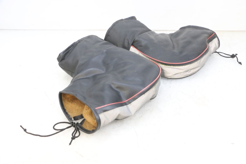 photo de HANDGUARDS PIAGGIO ZIP 4T 50 (2018 - 2020) - Zoom on usage condition