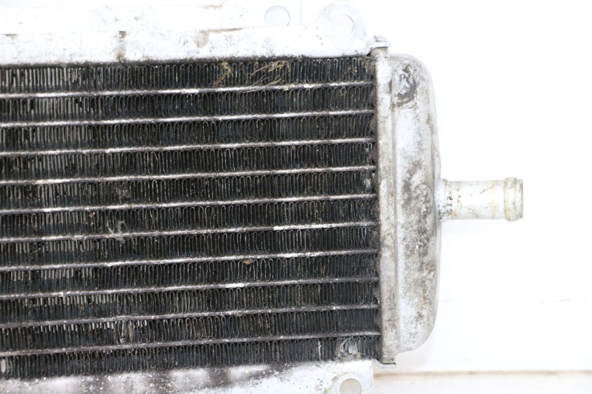 photo de RIGHT COOLANT RADIATOR PIAGGIO VESPA GTS SUPER IE 125 (2009 - 2016) - Fixing points details