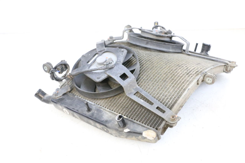 photo de RADIATOR YAMAHA FJR ABS 1300 (2006 - 2012) - Technical close-up