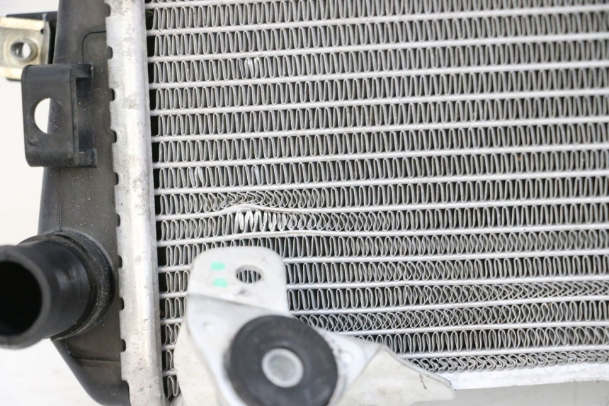 photo de LEFT COOLANT RADIATOR BMW R GS 1250 (2021 - 2024) - Technical close-up