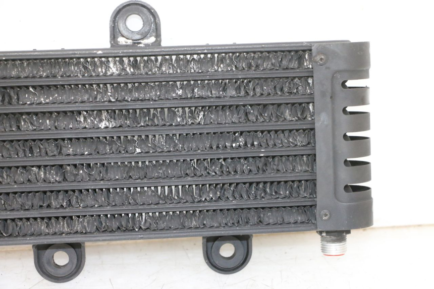 photo de OIL RADIATOR KAWASAKI ZR 7 750 (1999 - 2001) - Surface and material condition