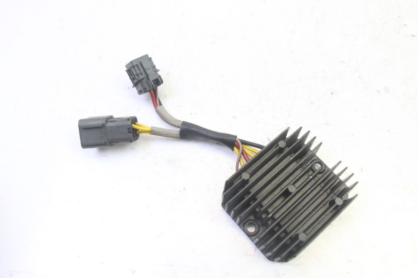 photo de REGULATOR CHARGE QUADRO 4 4D 350 (2015 - 2018)