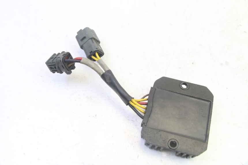 photo de REGULATOR CHARGE QUADRO 4 4D 350 (2015 - 2018)