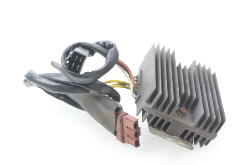 photo de REGULATOR PIAGGIO BEVERLY 500 (2003 - 2007) - Technical close-up