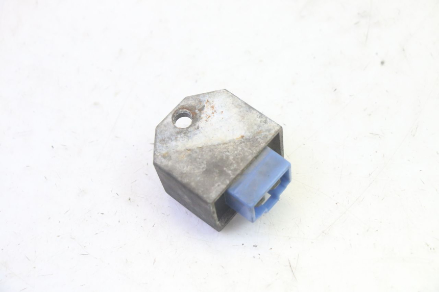 photo de CHARGING REGULATOR MBK BOOSTER SPIRIT 50 (2004 - 2017) - Zoom on usage condition