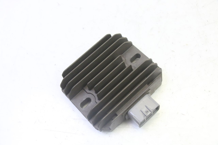 photo de CHARGING REGULATOR SUZUKI BURGMAN 125 (2007 - 2014)