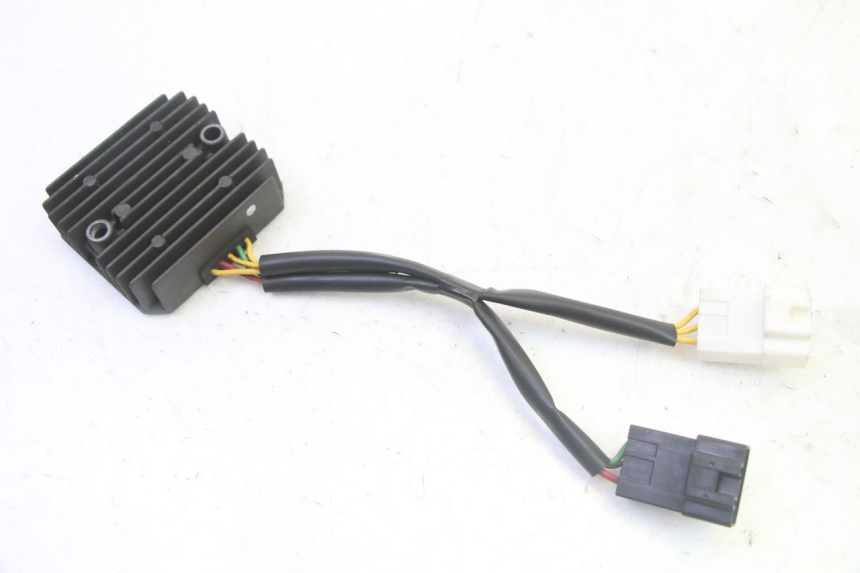 photo de CHARGING REGULATOR HONDA FES S-WING SWING ABS 125 (2007 - 2015)