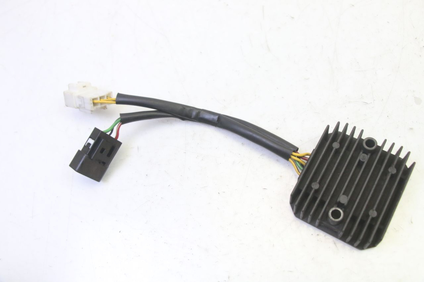photo de CHARGING REGULATOR HONDA FES S-WING SWING ABS 125 (2007 - 2015)