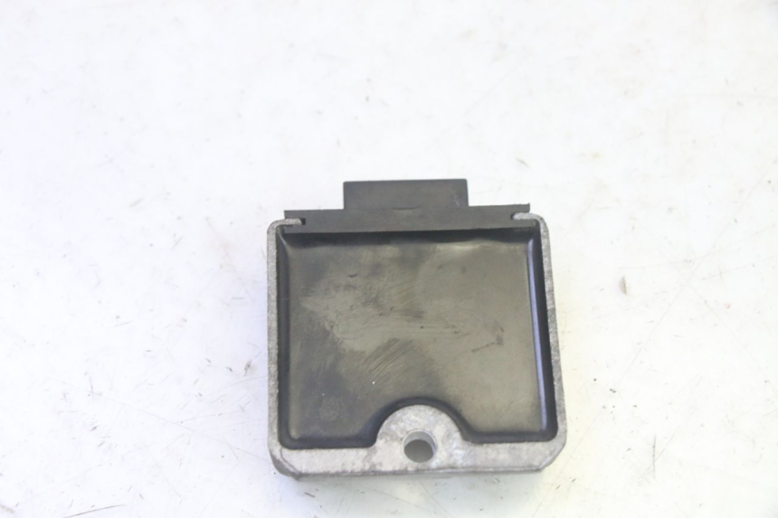 photo de CHARGING REGULATOR PIAGGIO FLY 4T 50 (2013 - 2017) - Technical close-up