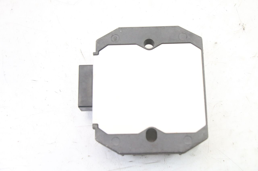 photo de REGULATOR YAMAHA FZ6 FAZER S2 600 (2007 - 2011)