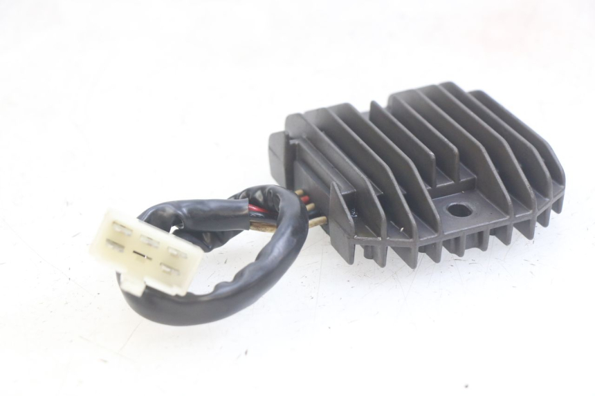 photo de CHARGING REGULATOR YAMAHA FZS FAZER 600 (1998 - 2001)