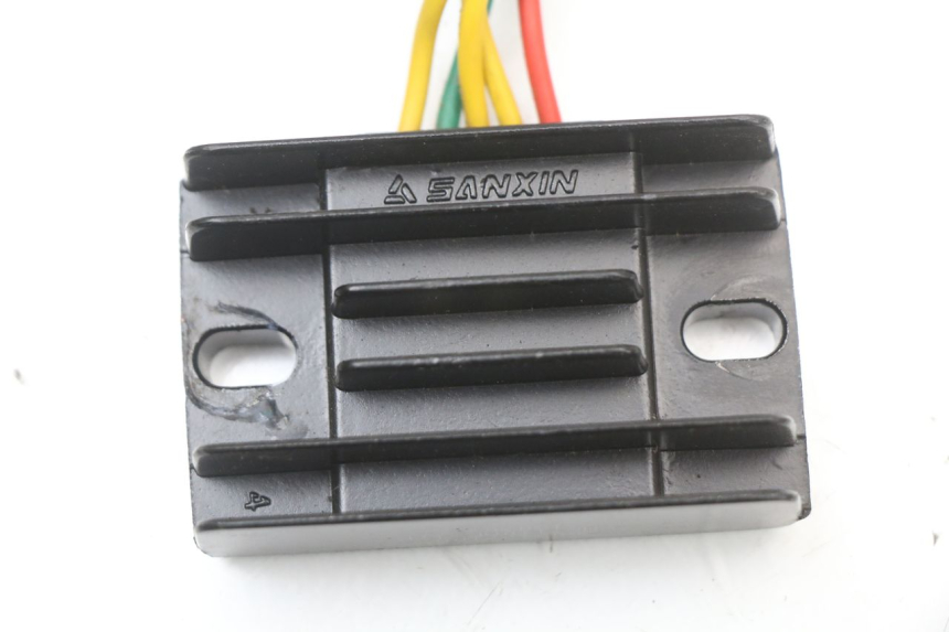 photo de CHARGING REGULATOR PEUGEOT KISBEE 4T 50 (2018 - 2022)