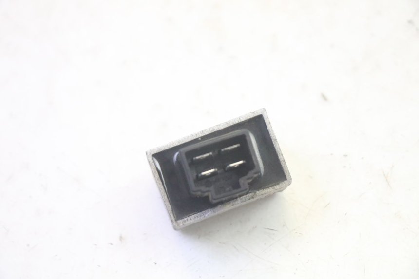 photo de CHARGING REGULATOR PEUGEOT KISBEE 4T 50 (2010 - 2017) - Alternative perspective