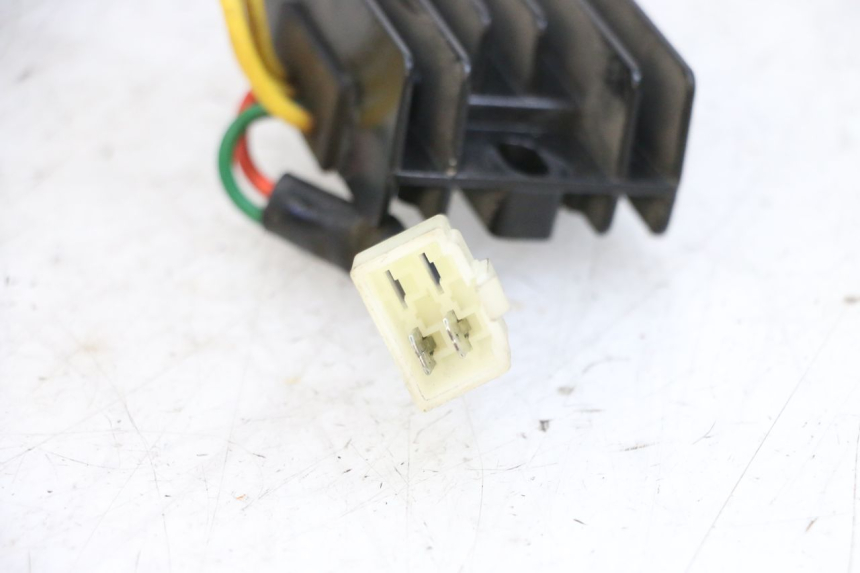 photo de CHARGING REGULATOR PEUGEOT KISBEE 4T 50 (2018 - 2022) - Technical close-up