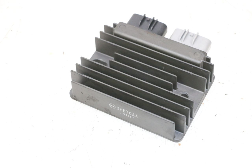 photo de REGULATOR PIAGGIO MP3 HPE 300 (2019 - 2026) - Technical close-up