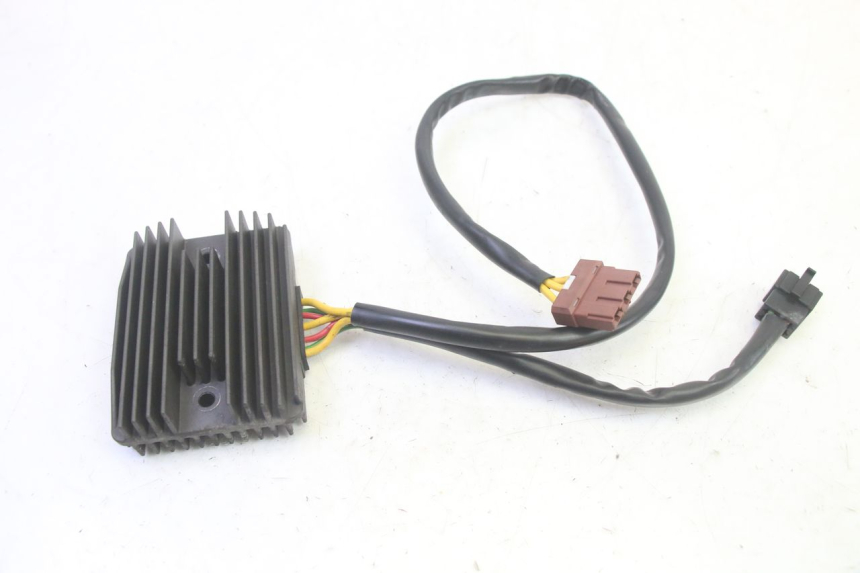 photo de CHARGING REGULATOR PIAGGIO MP3 RL 250 (2007 - 2010) - Zoom on usage condition