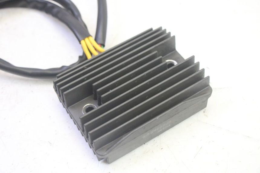 photo de CHARGING REGULATOR PIAGGIO MP3 RL 250 (2007 - 2010) - Component detail