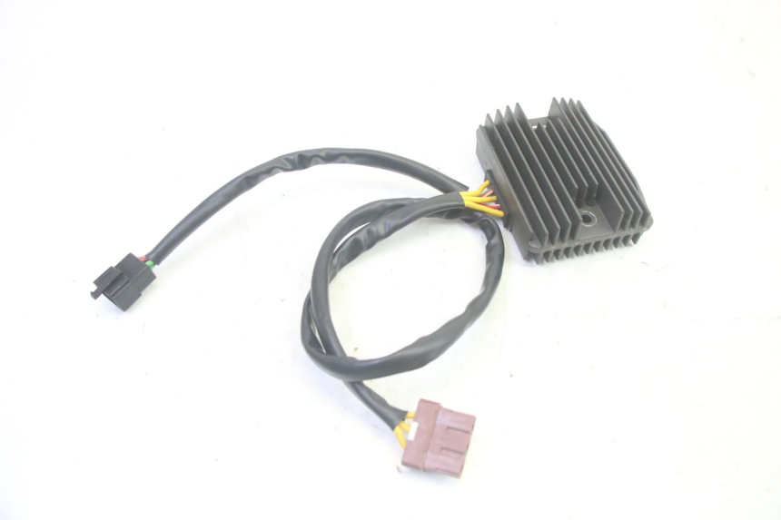 photo de CHARGING REGULATOR PIAGGIO MP3 RL 250 (2007 - 2010) - Zoom on usage condition