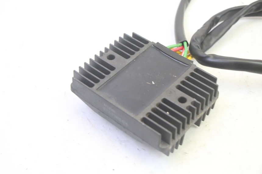 photo de CHARGING REGULATOR PIAGGIO MP3 RL 250 (2007 - 2010) - Technical close-up