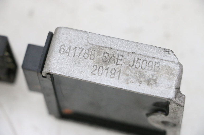 photo de CHARGING REGULATOR PIAGGIO NEW TYPHOON 50 (2018 - 2021) - Zoom on usage condition