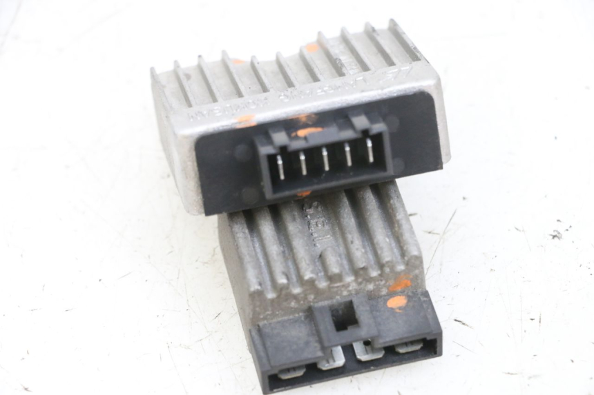 photo de CHARGING REGULATOR PIAGGIO NEW TYPHOON 50 (2018 - 2021) - Fixing points details