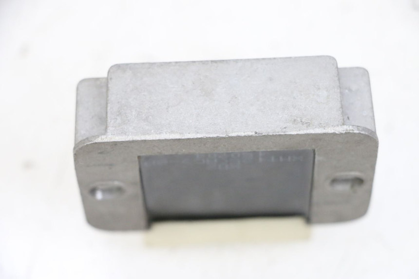 photo de CHARGING REGULATOR JM MOTORS OLDIES 4T 50 (2010 - 2020) - Technical close-up