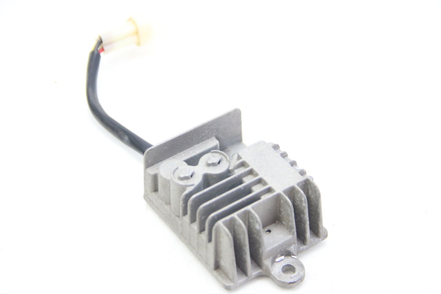 photo de CHARGING REGULATOR LVNENG S5 1 (2019 - 2023)