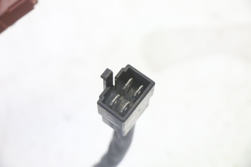 photo de CHARGING REGULATOR PEUGEOT SATELIS 125 (2010 - 2012) - Zoom on usage condition