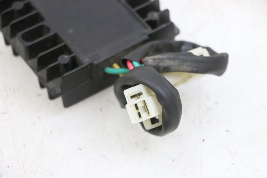 photo de REGULATOR PEUGEOT SPEEDFIGHT 4 4T EFI 50 (2021 - 2025) - Alternative perspective