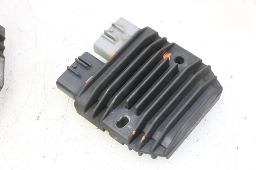 photo de CHARGING REGULATOR YAMAHA TDM ABS 900 (2002 - 2014)