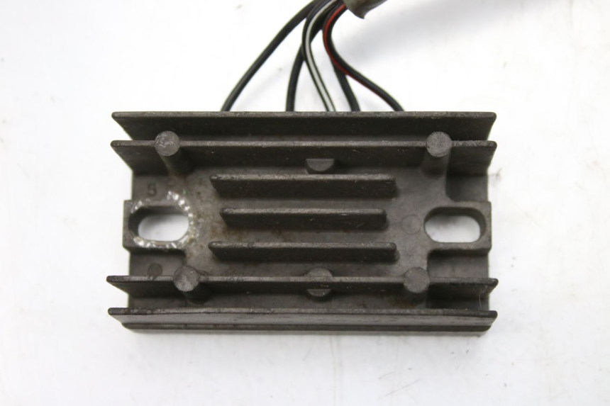 photo de CHARGING REGULATOR SUZUKI UH BURGMAN 125 (2002 - 2006)