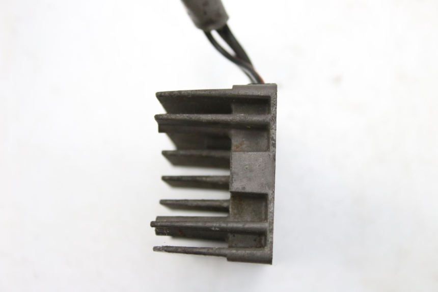 photo de CHARGING REGULATOR SUZUKI UH BURGMAN 125 (2002 - 2006)