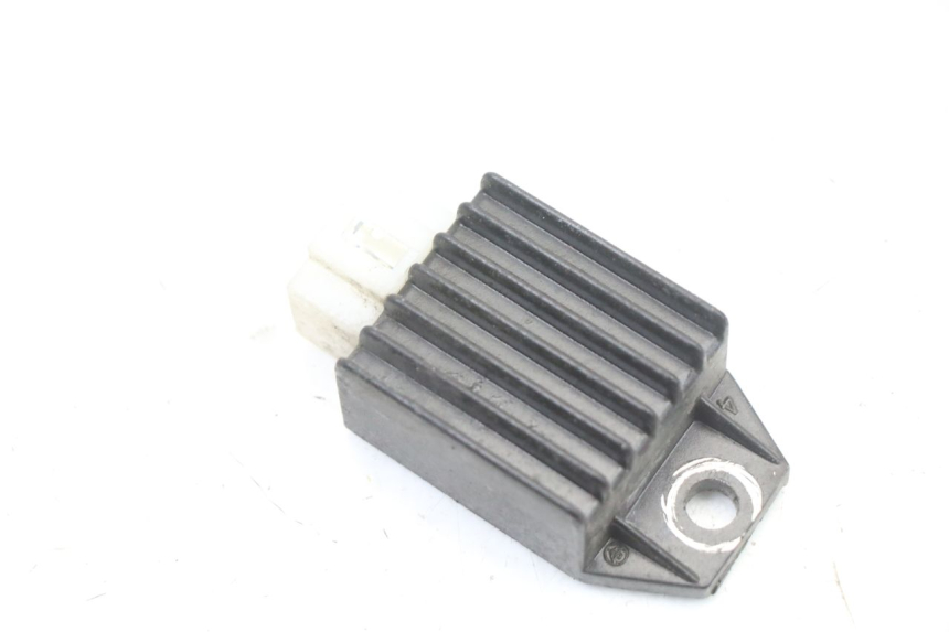 photo de CHARGING REGULATOR UNIVERSAL BIKE ZN50QT-11B 50 (2018 - 2021)