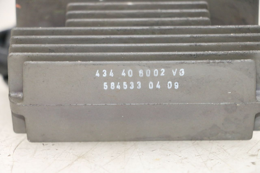 photo de CHARGING REGULATOR PIAGGIO VESPA GTS SUPER IE 125 (2009 - 2016) - Zoom on usage condition