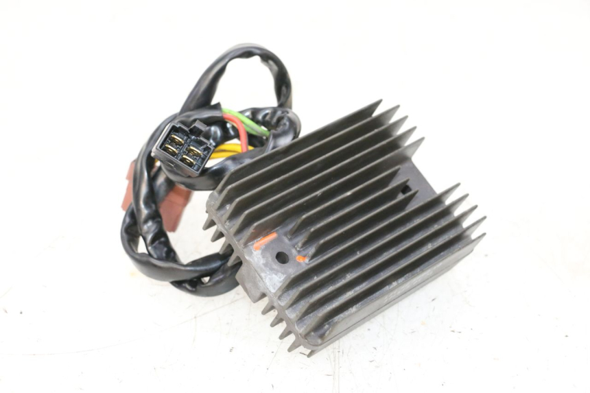 photo de CHARGING REGULATOR PIAGGIO VESPA GTS SUPER IE 125 (2009 - 2016) - Fixing points details