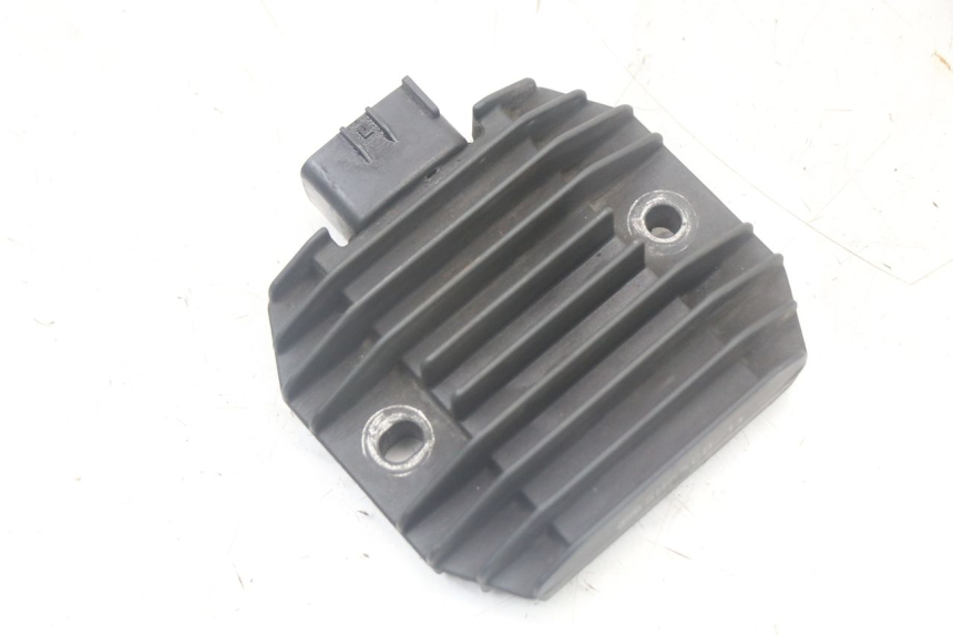 photo de CHARGING REGULATOR YAMAHA XMAX X-MAX 125 (2006 - 2009) - Component detail