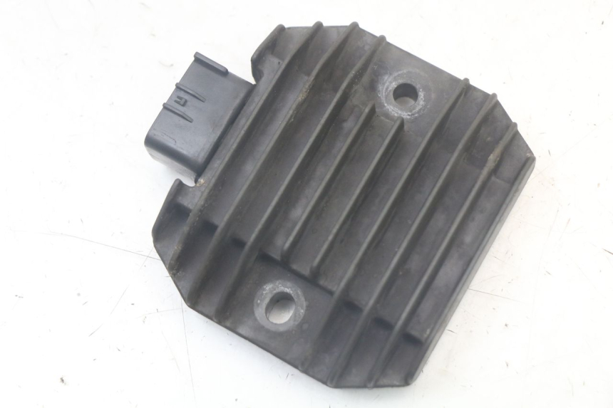 photo de CHARGING REGULATOR YAMAHA XMAX X-MAX 125 (2006 - 2009) - Zoom on usage condition