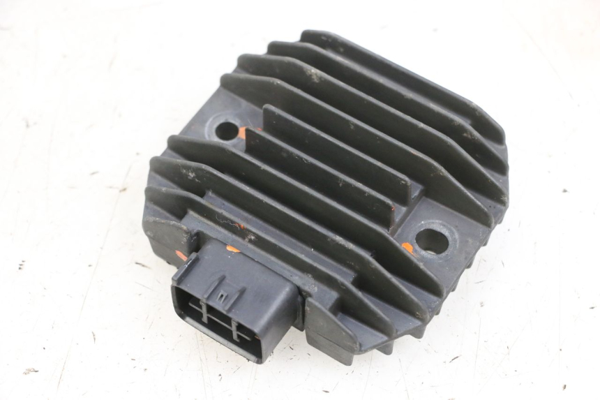 photo de CHARGING REGULATOR YAMAHA XMAX X-MAX 125 (2006 - 2009) - Main view