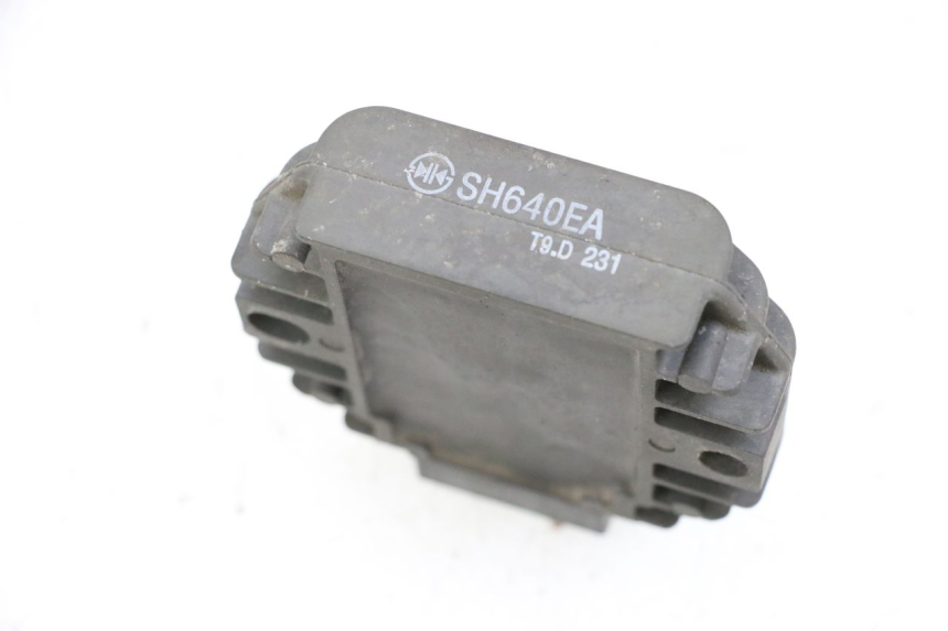 photo de CHARGING REGULATOR YAMAHA X-MAX XMAX 125 (2010 - 2013) - Component detail