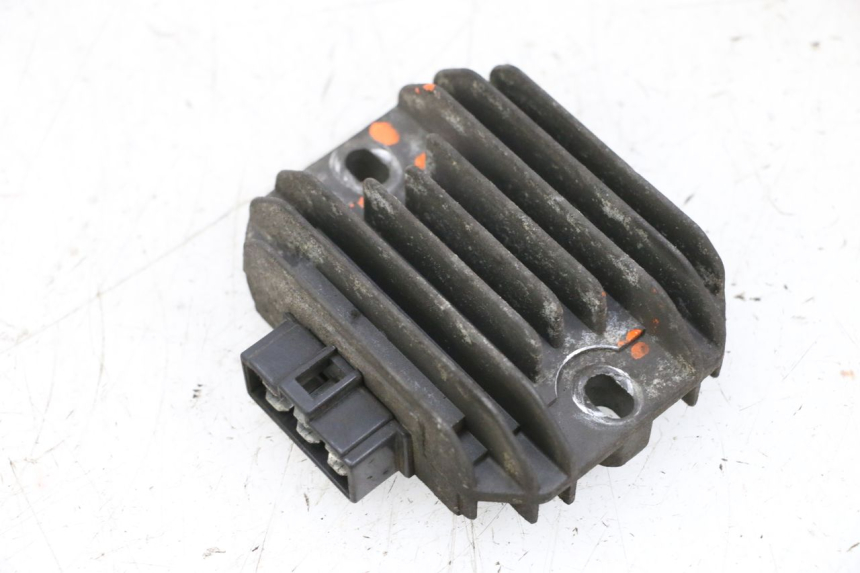 photo de CHARGING REGULATOR PIAGGIO X8 125 (2004 - 2007) - Technical close-up