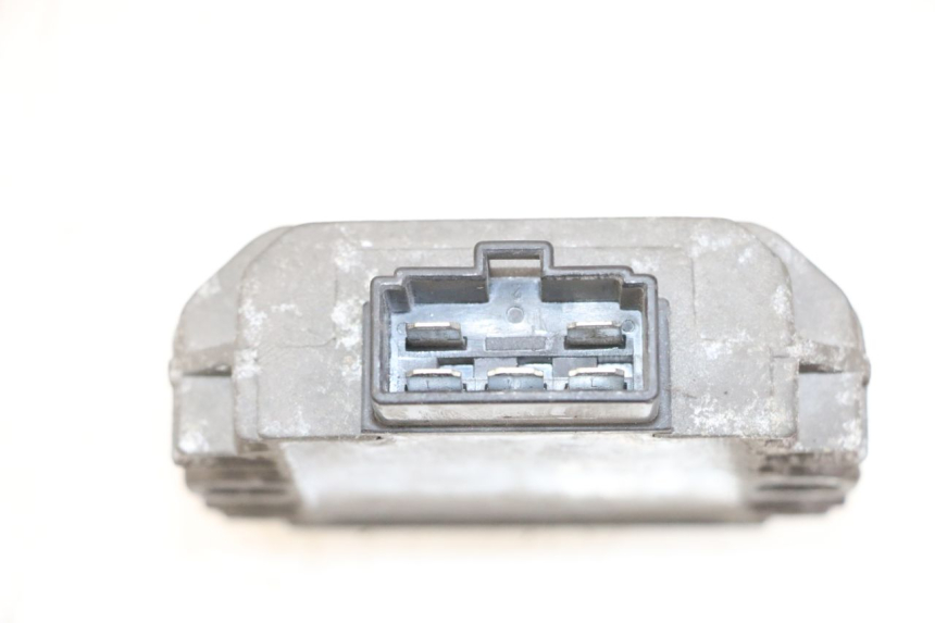 photo de CHARGING REGULATOR PIAGGIO XEVO - X EVO 125 (2007 - 2016) - Zoom on usage condition