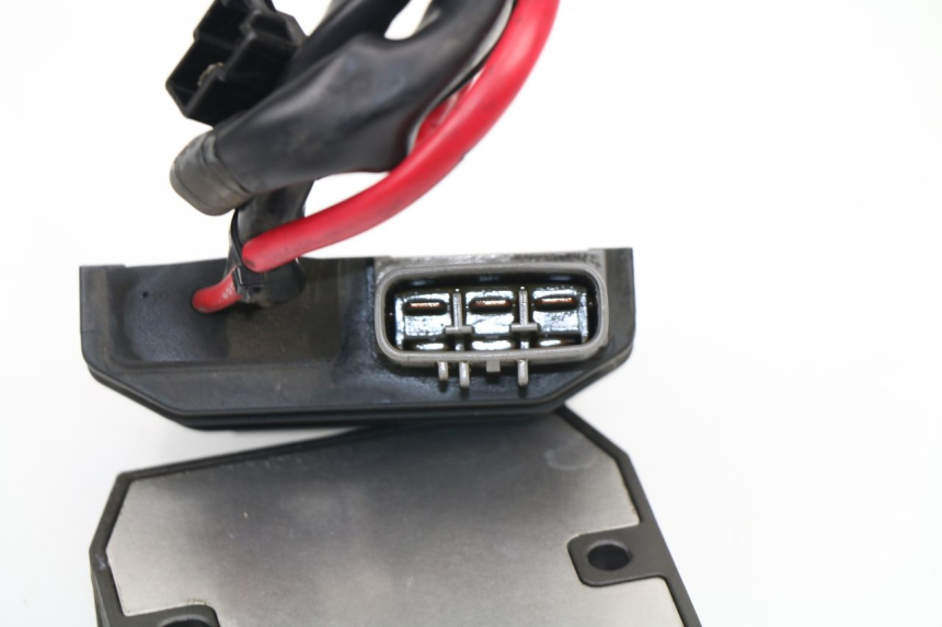 photo de CHARGING REGULATOR YAMAHA FJR ABS 1300 (2006 - 2012)