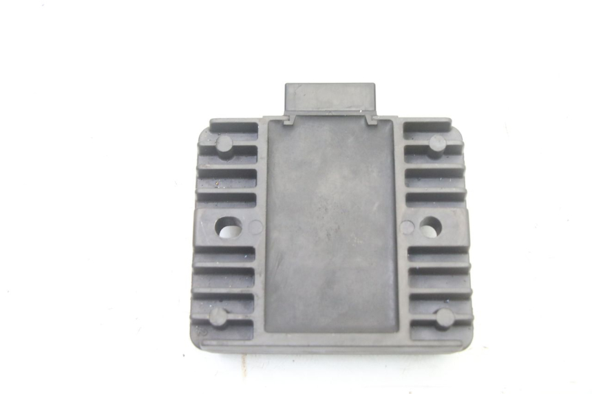 photo de REGULATOR YAMAHA XJ6 ABS 600 (2008 - 2016)
