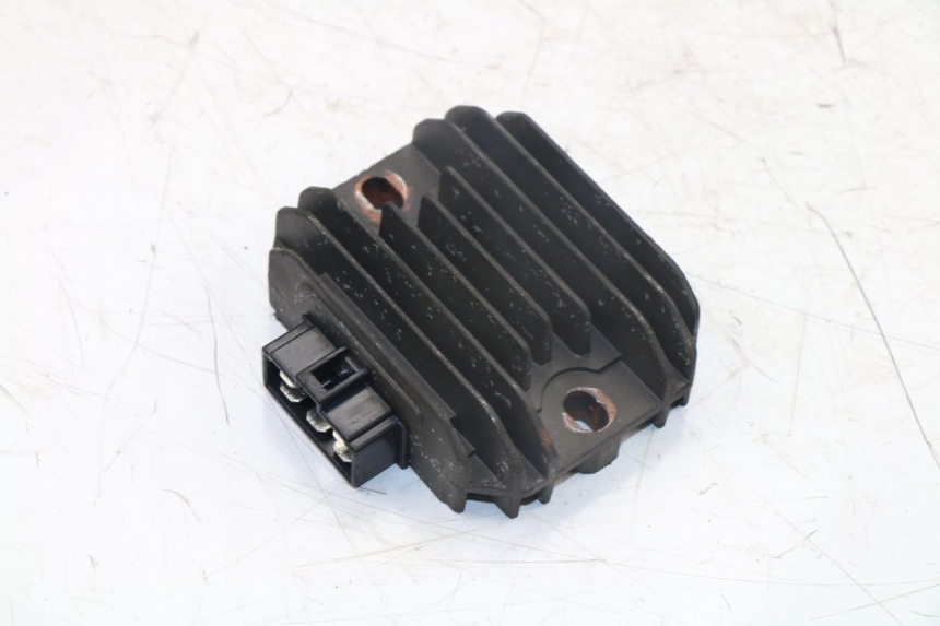 photo de CHARGING REGULATOR YAMAHA YP MAJESTY 125 (2007 - 2010)