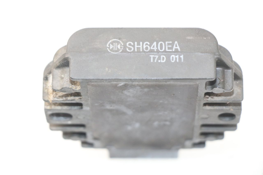 photo de CHARGING REGULATOR YAMAHA YP MAJESTY 125 (2007 - 2010)